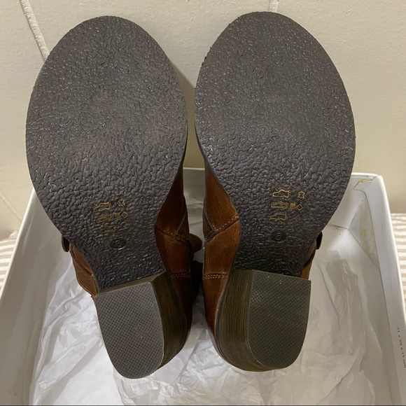 βSOLDβ STEVE MADDEN Raleigh Cognac Boots - Picture 4 of 9